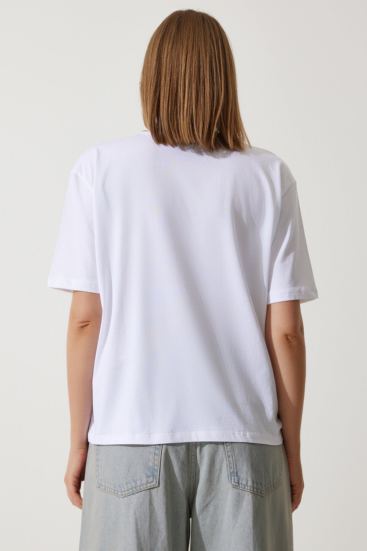 Beyaz Yakası Zincir Kolyeli %100 Pamuk Örme T-Shirt UB00277