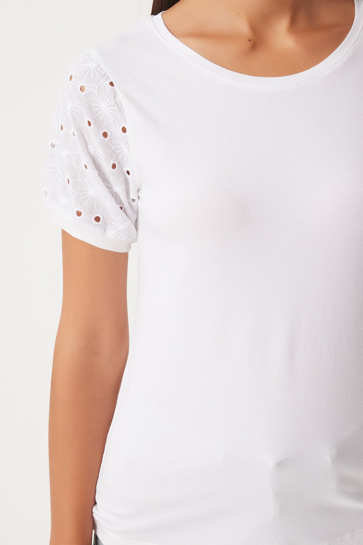 Ekru Güpür Kollu Pamuklu Basic Örme T-Shirt VF00001