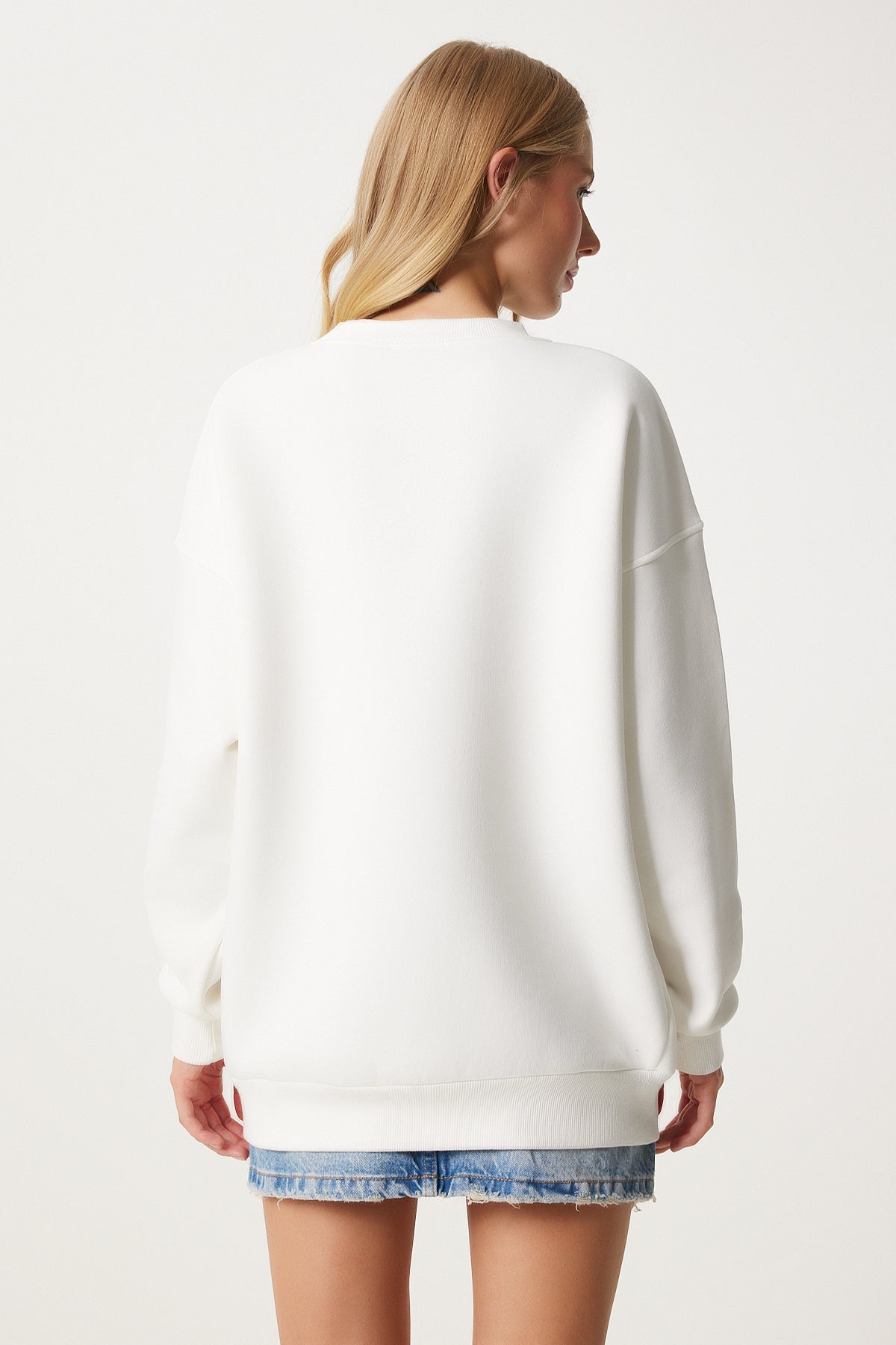 Ekru Nakışlı Armalı Şardonlu Oversize Sweatshirt NJ00160