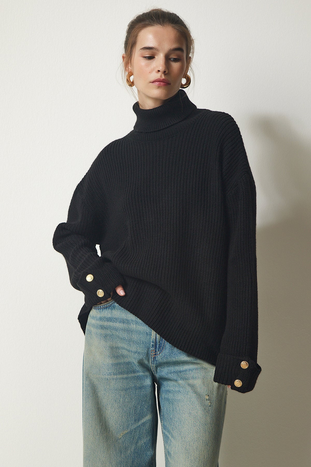 Siyah Düğme Detaylı Balıkçı Yaka Oversize Triko Kazak YY00183