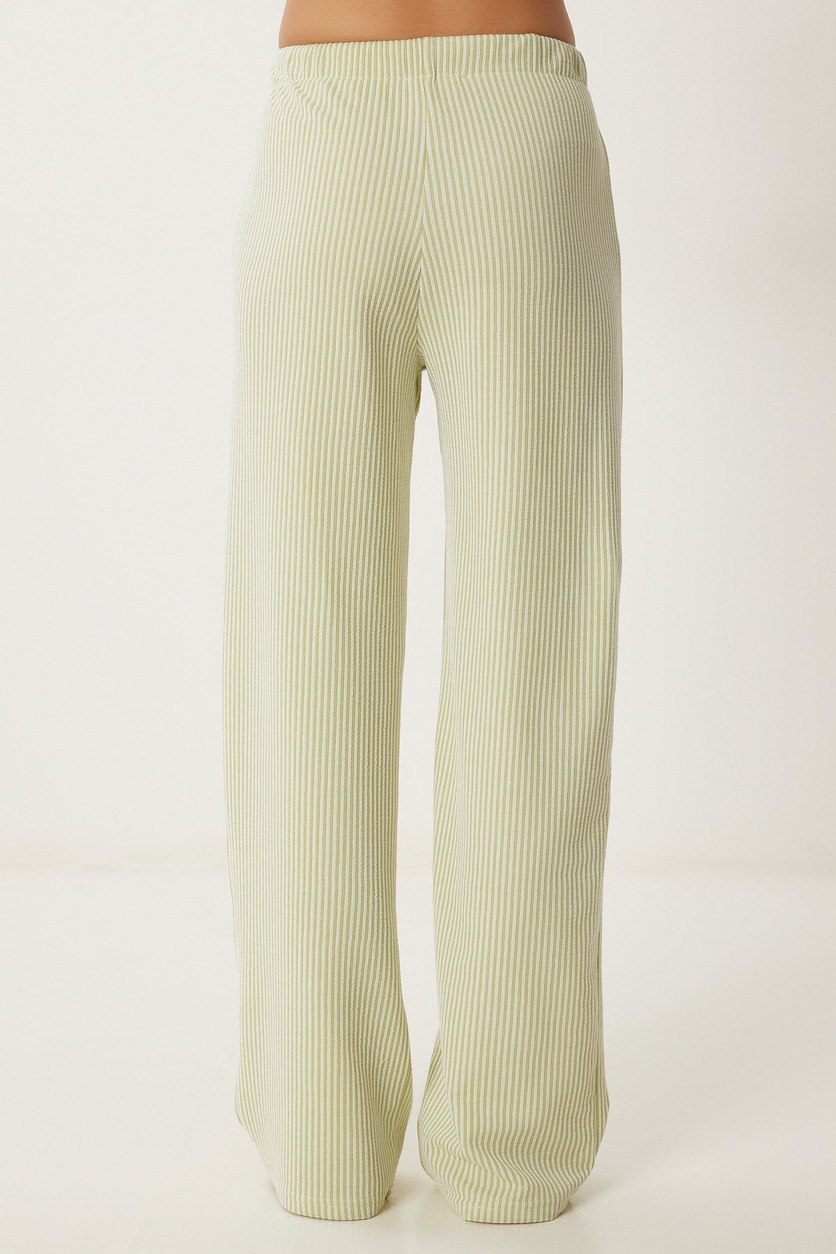 Fıstık Yeşili Kemik Çizgili Geniş Paça Örme Pantolon HW00018
