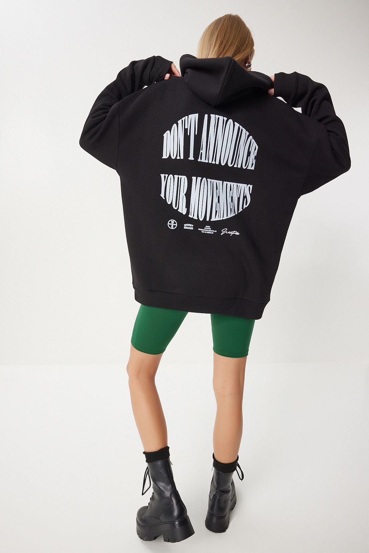 Siyah Kapüşonlu Şardonlu Oversize Sweatshirt OW00048