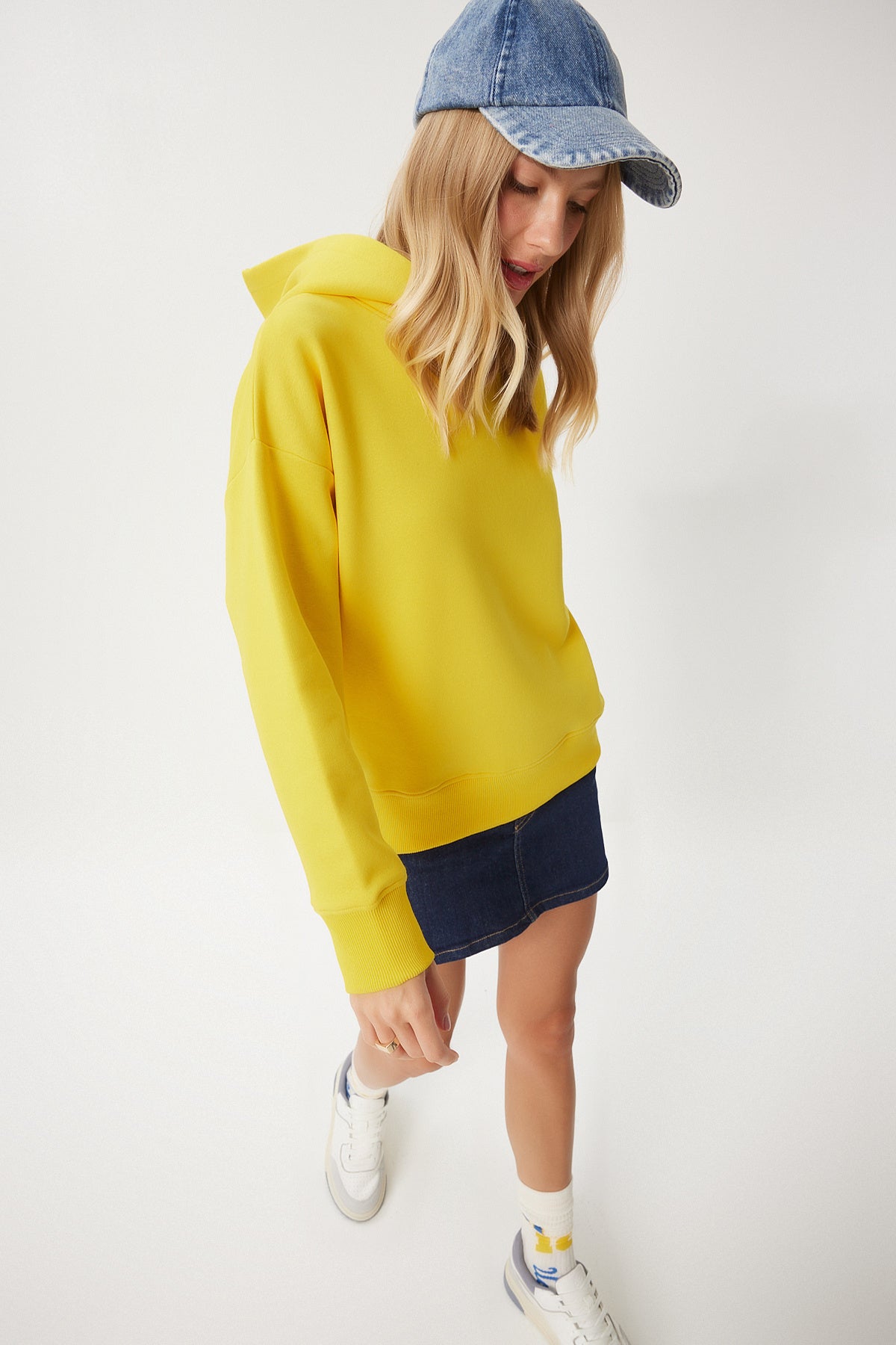 Sarı Kapüşonlu Şardonlu Sweatshirt OW00050