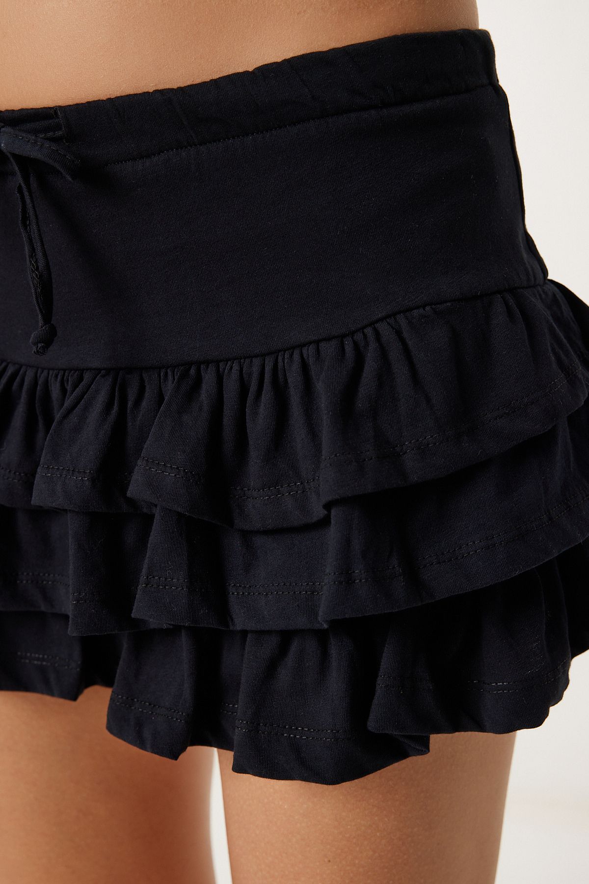 Siyah Katlı Mini Örme Etek UB00393