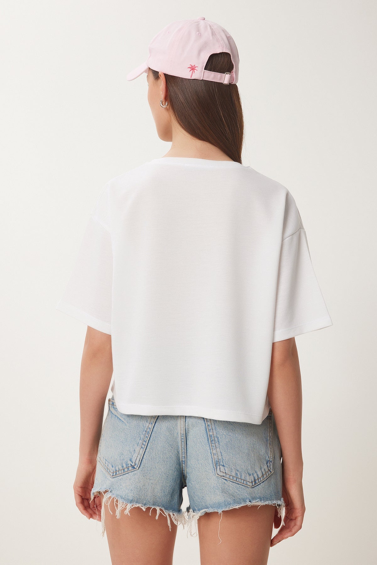 Beyaz Ayıcık Armalı Crop Örme T-Shirt ZV00298