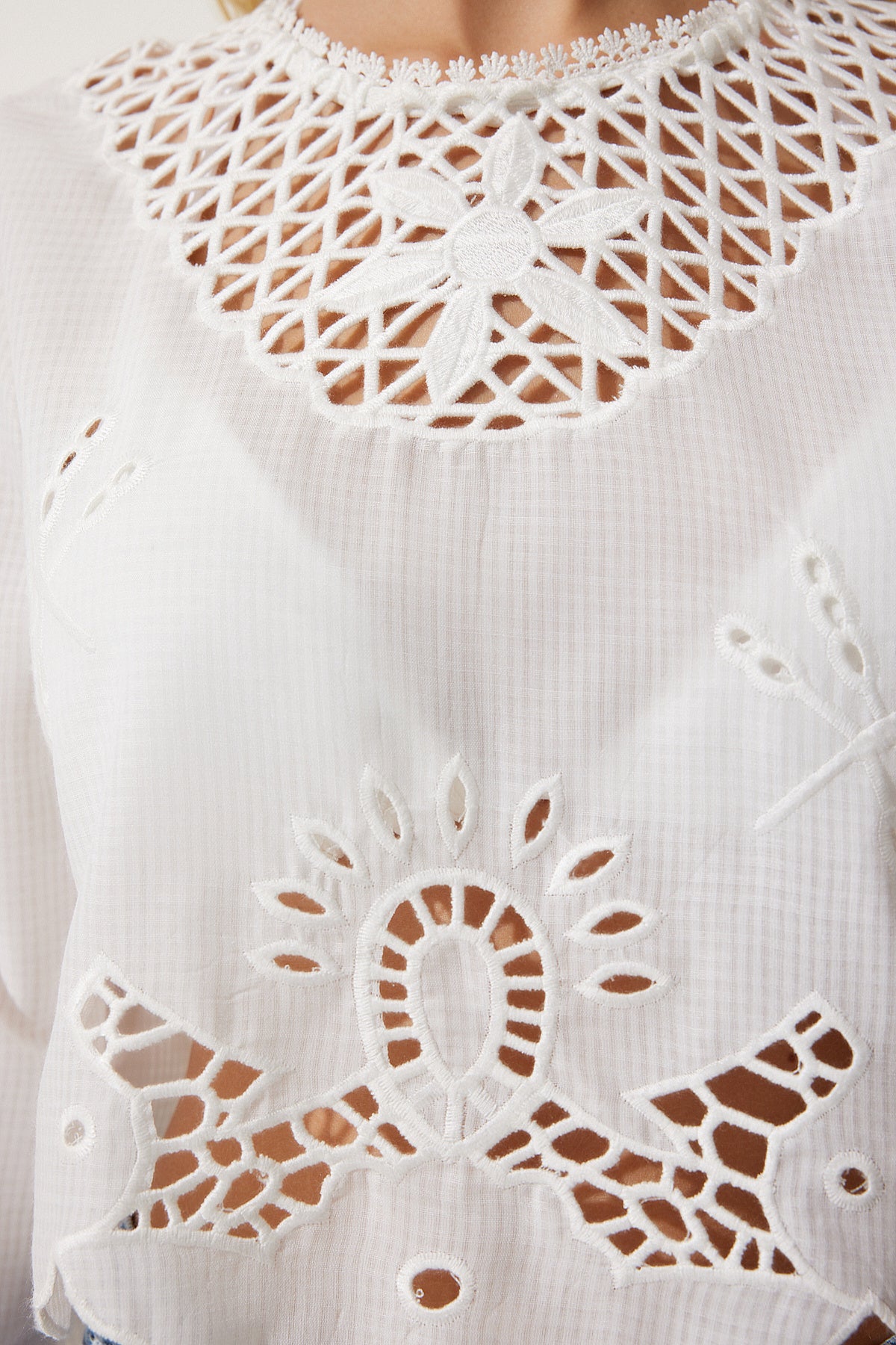 Beyaz Fistolu Crop Örme Bluz ES00148