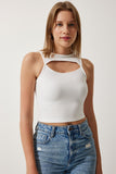 Beyaz Cut Out Detaylı Fitilli Crop Örme Bluz KH00089