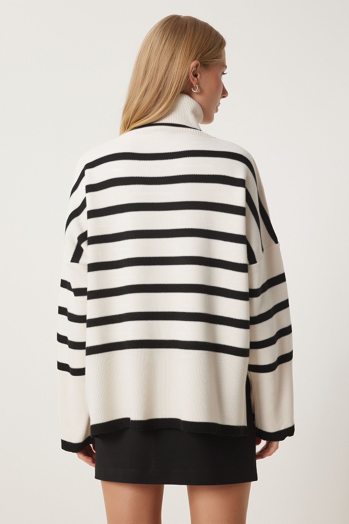 Ekru Siyah Çizgili Oversize Triko Kazak BV00122