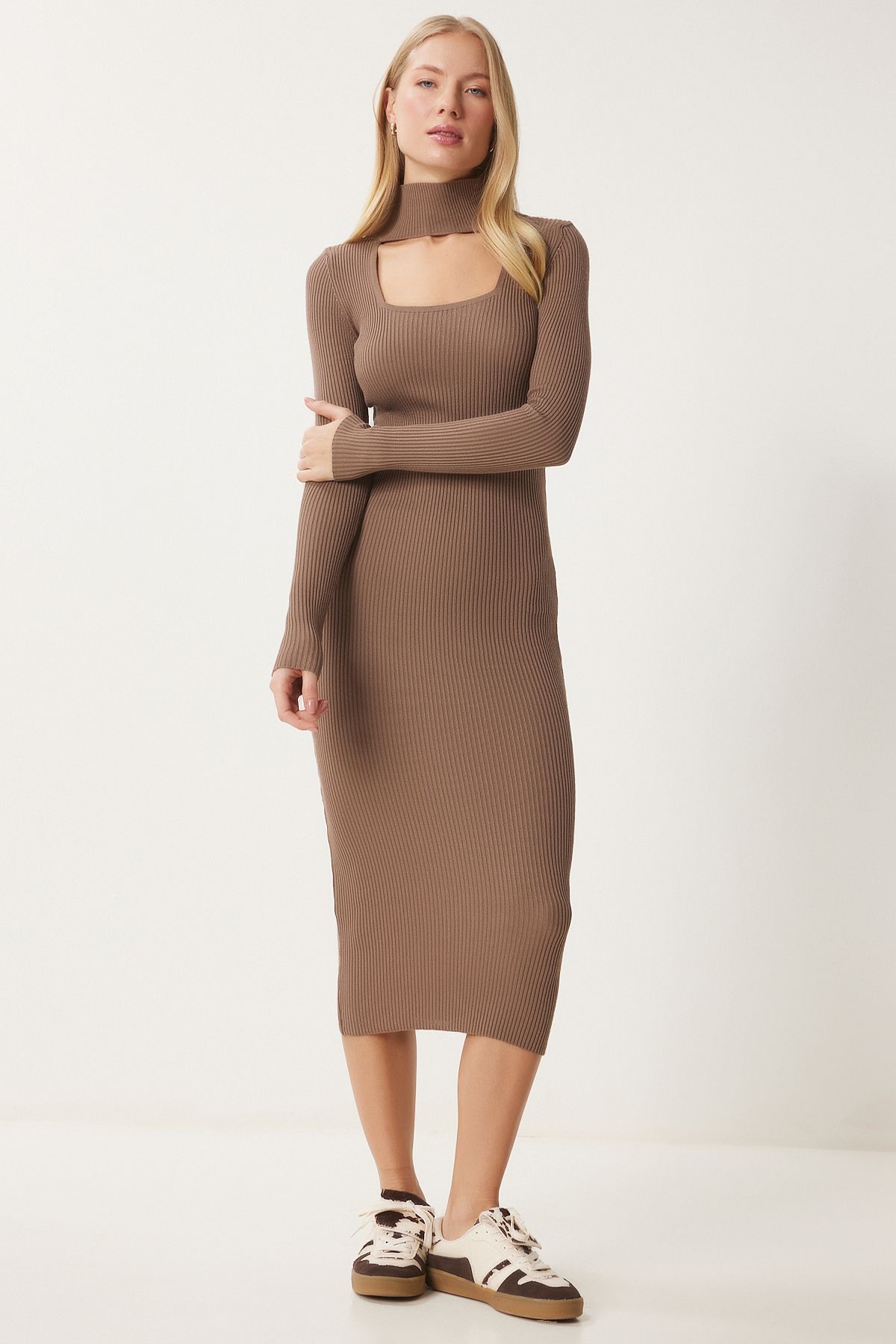Vizon Cut Out Detaylı Dik Yaka Fitilli Triko Elbise FN03388