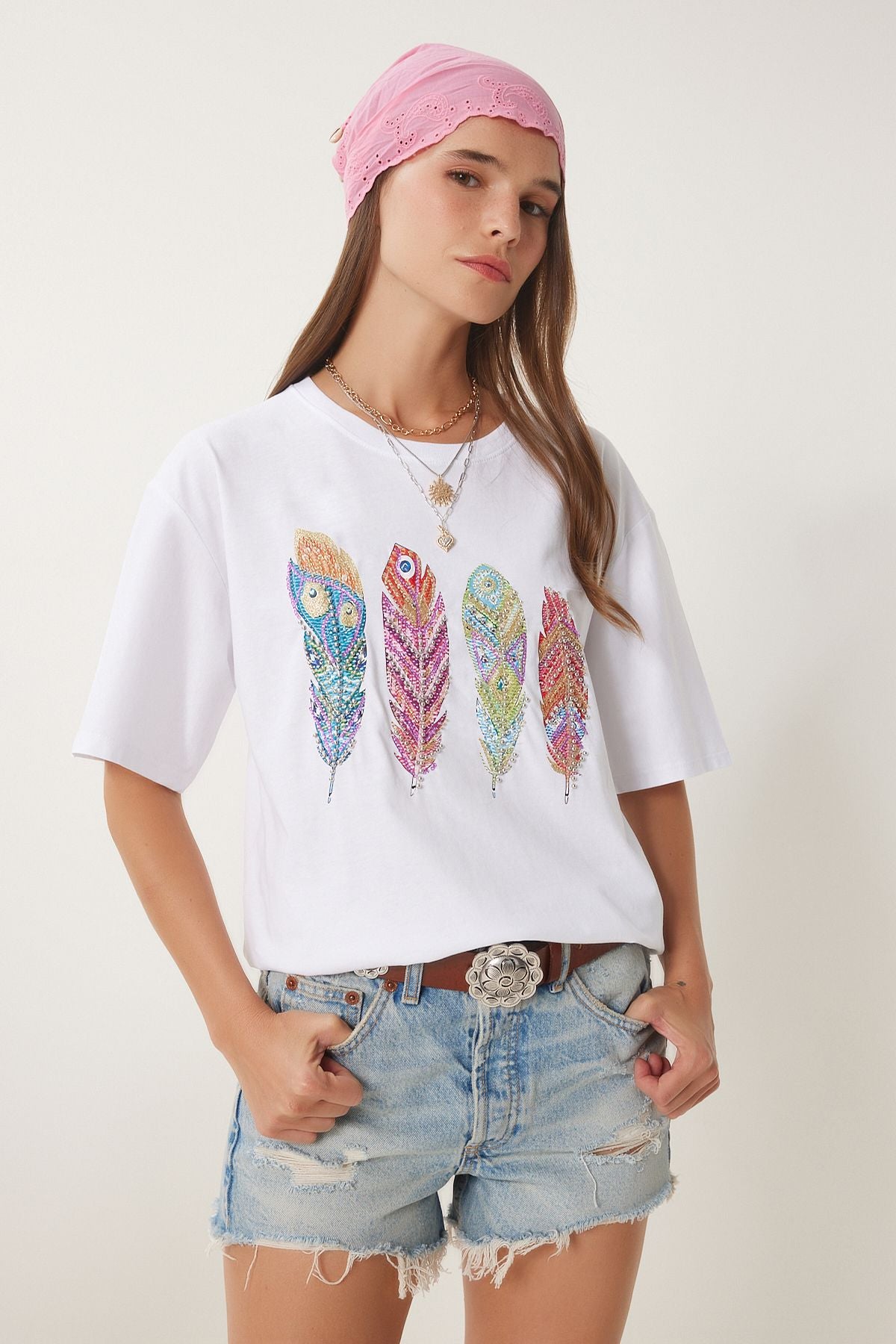 Beyaz Boncuk Detaylı Baskılı Örme T-Shirt BW00003