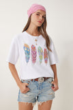Beyaz Boncuk Detaylı Baskılı Örme T-Shirt BW00003