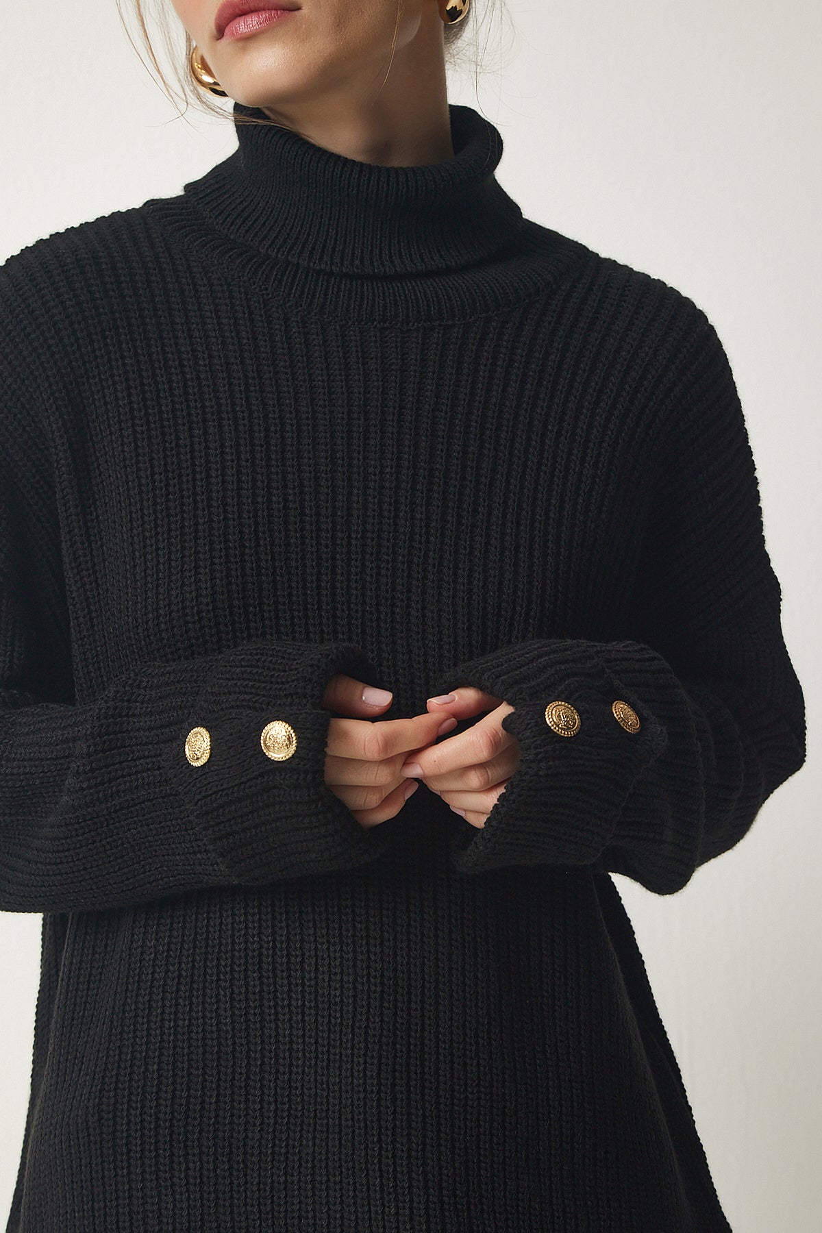 Siyah Düğme Detaylı Balıkçı Yaka Oversize Triko Kazak YY00183