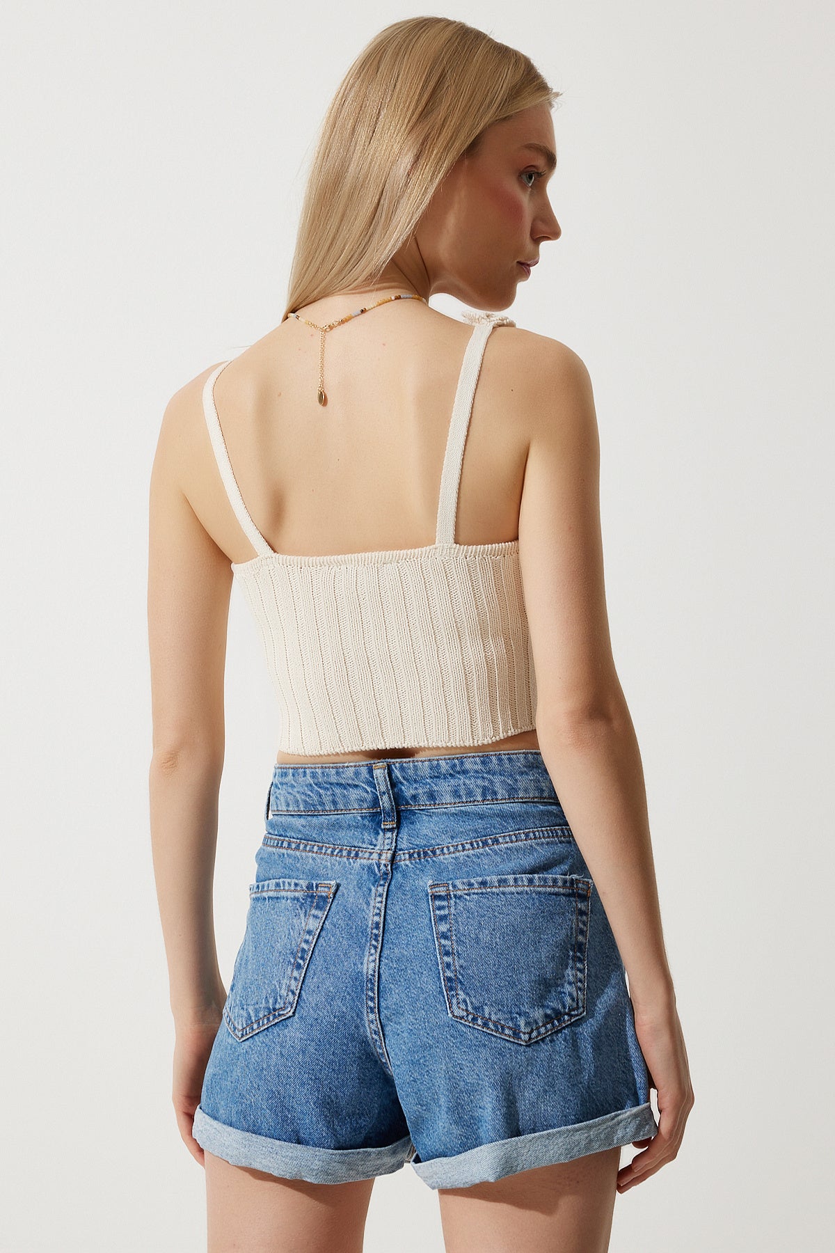 Krem Çiçekli Askılı Crop Triko Bluz AV00037
