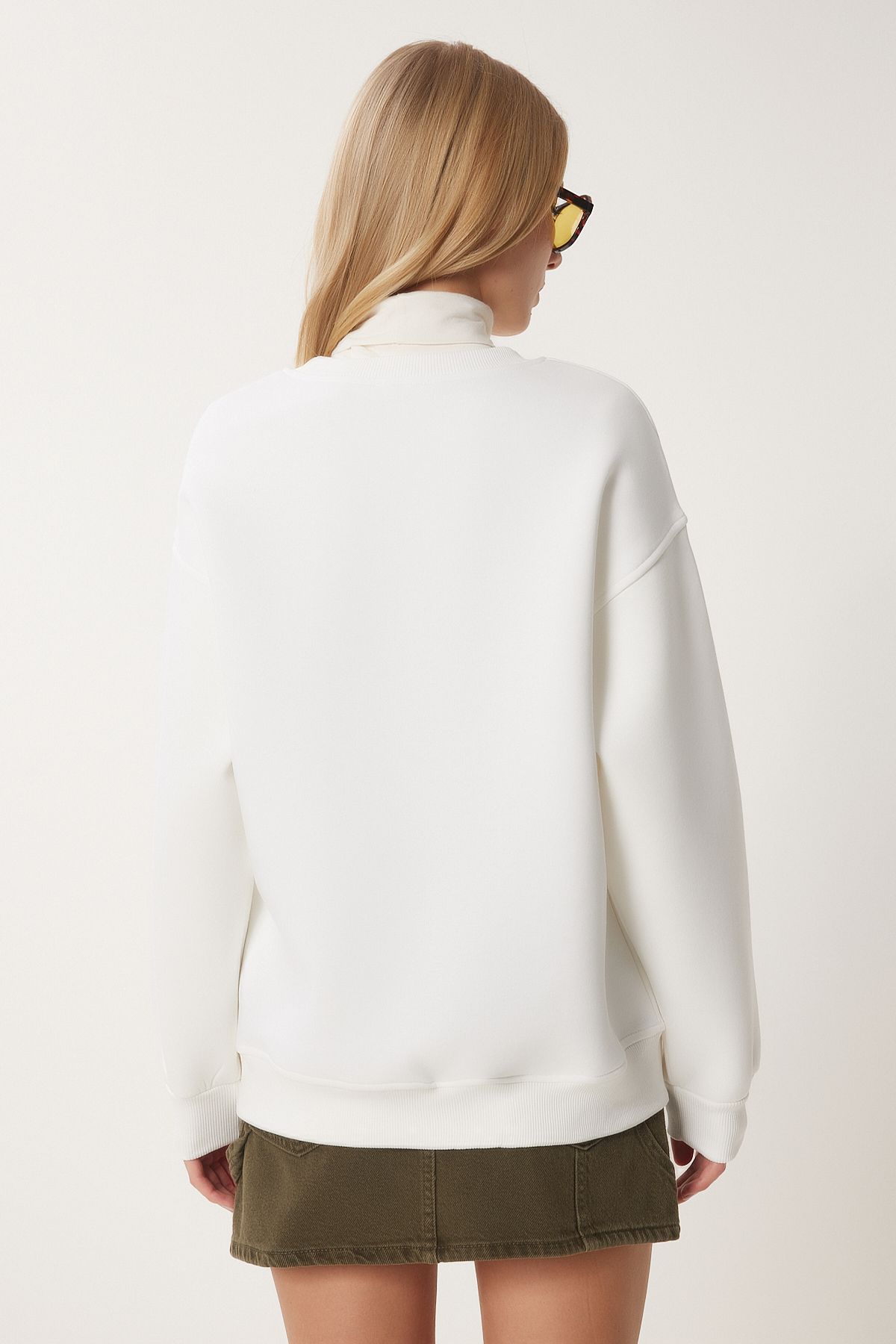 Kırık Beyaz Ayıcık Armalı Şardonlu Örme Sweatshirt WE00001