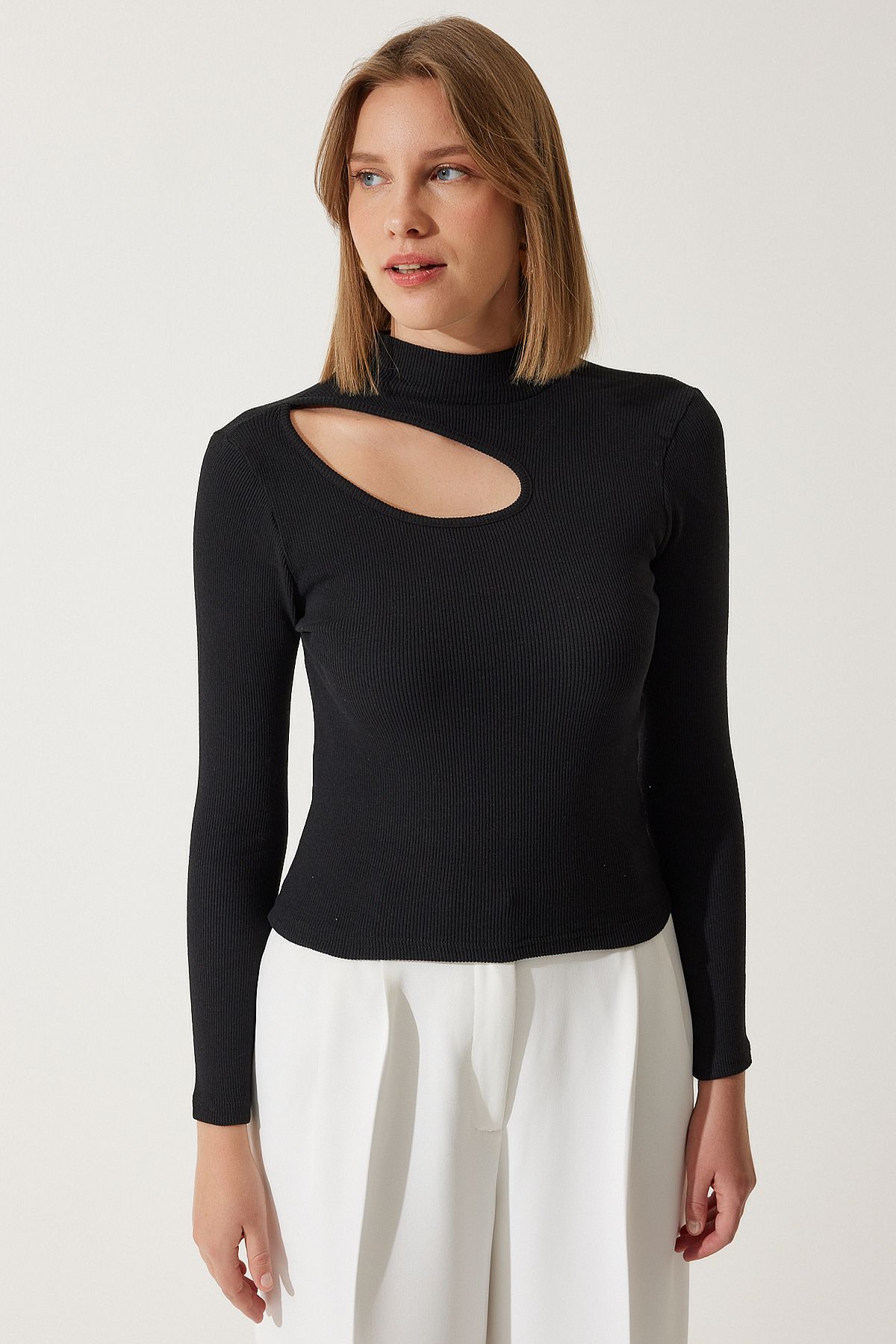 Siyah Cut Out Detaylı Fitilli Örme Bluz GT00065