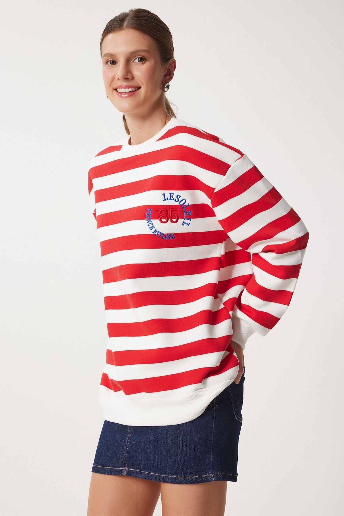 Ekru Kırmızı Nakışlı Şardonlu Örme Sweatshirt MP00029