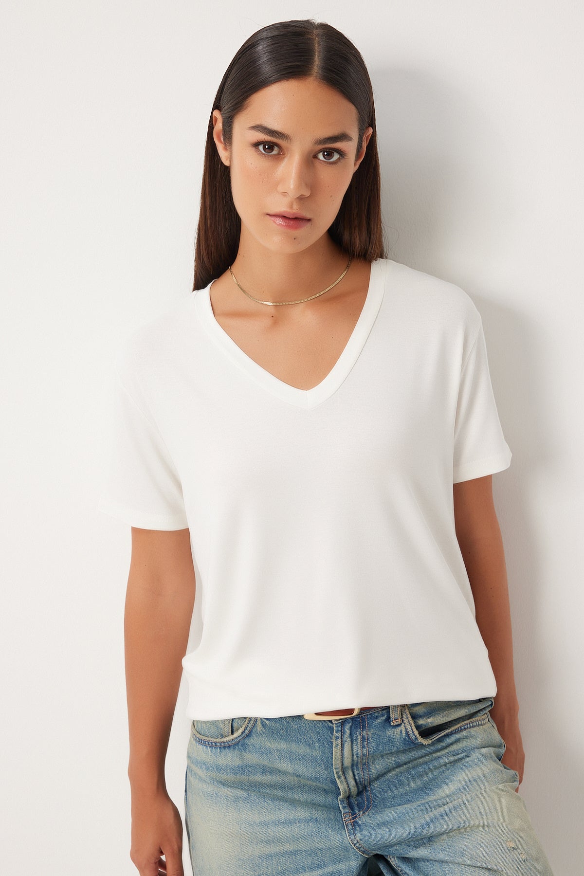 Ekru V Yaka Basic Viskon Örme T-Shirt EN00613