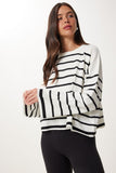 Siyah Beyaz Çizgili Oversize Crop Triko Kazak  US00659