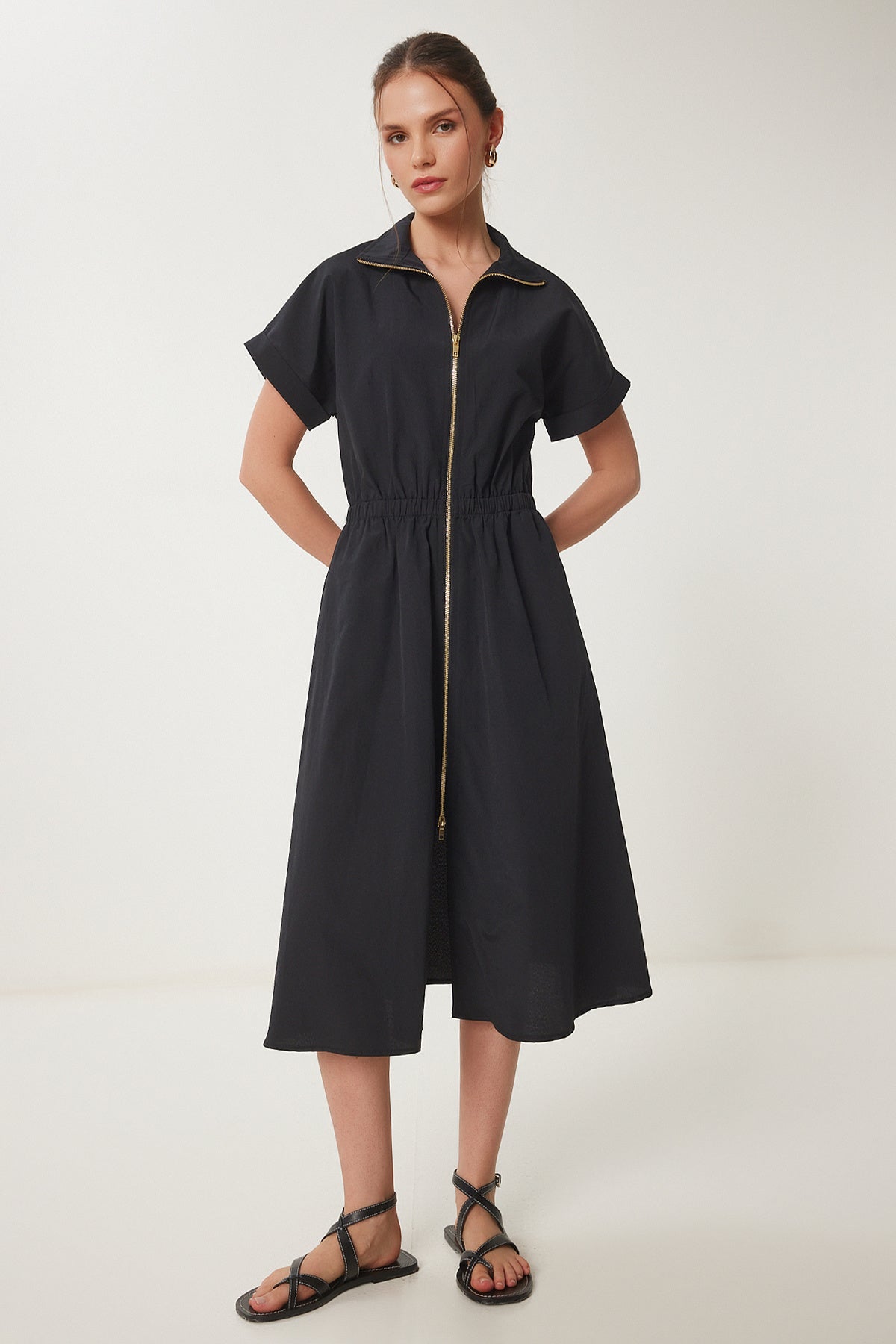 Siyah Fermuarlı Midi Poplin Elbise UB00375