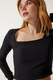Siyah Kare Yaka Fitilli Crop Örme Bluz AN00176