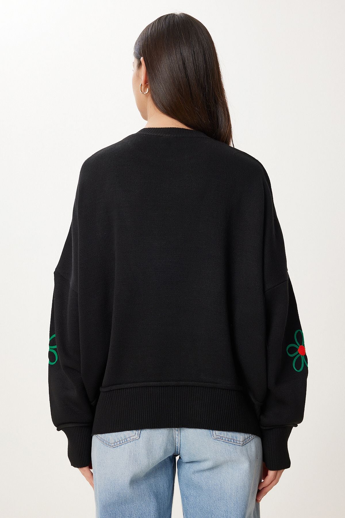 Siyah Çiçek Nakışlı Oversize Triko Kazak DD01262