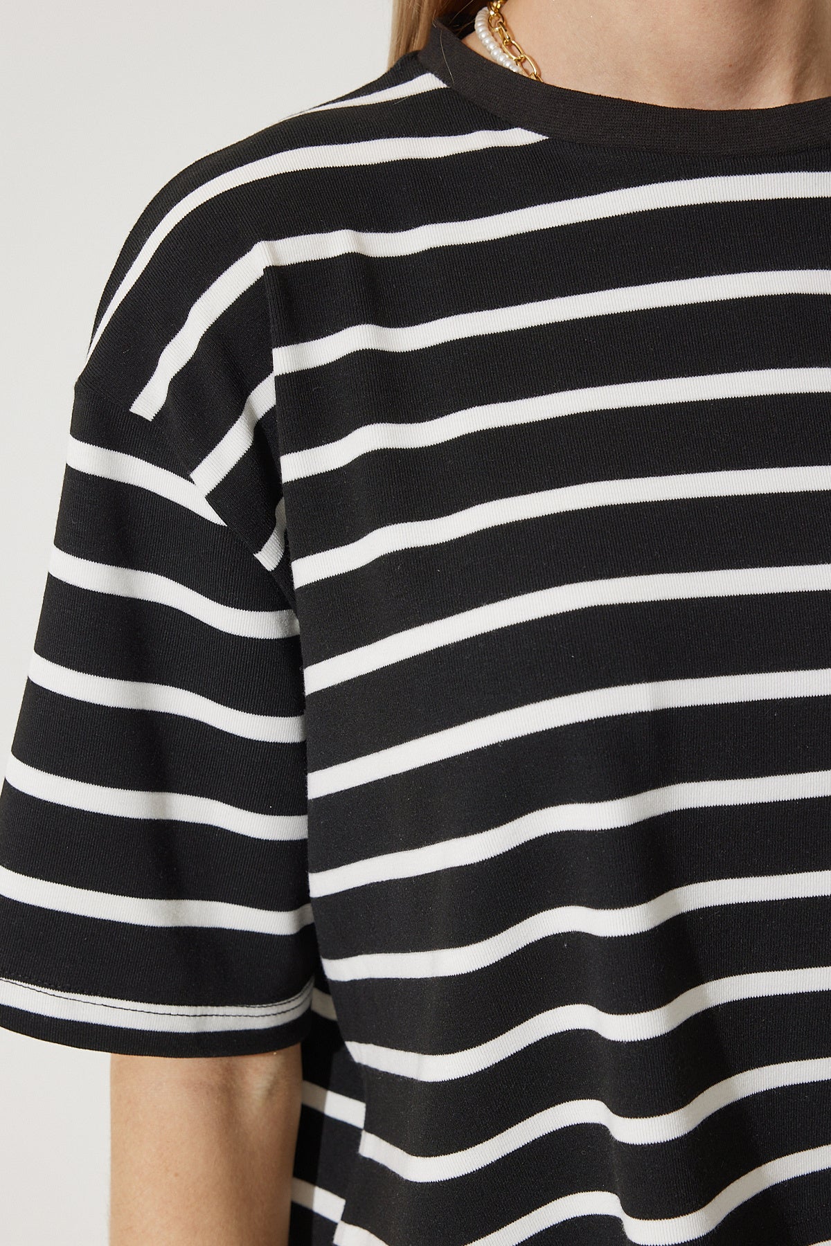 Siyah Beyaz Çizgili Oversize Crop Örme T-Shirt BP00162