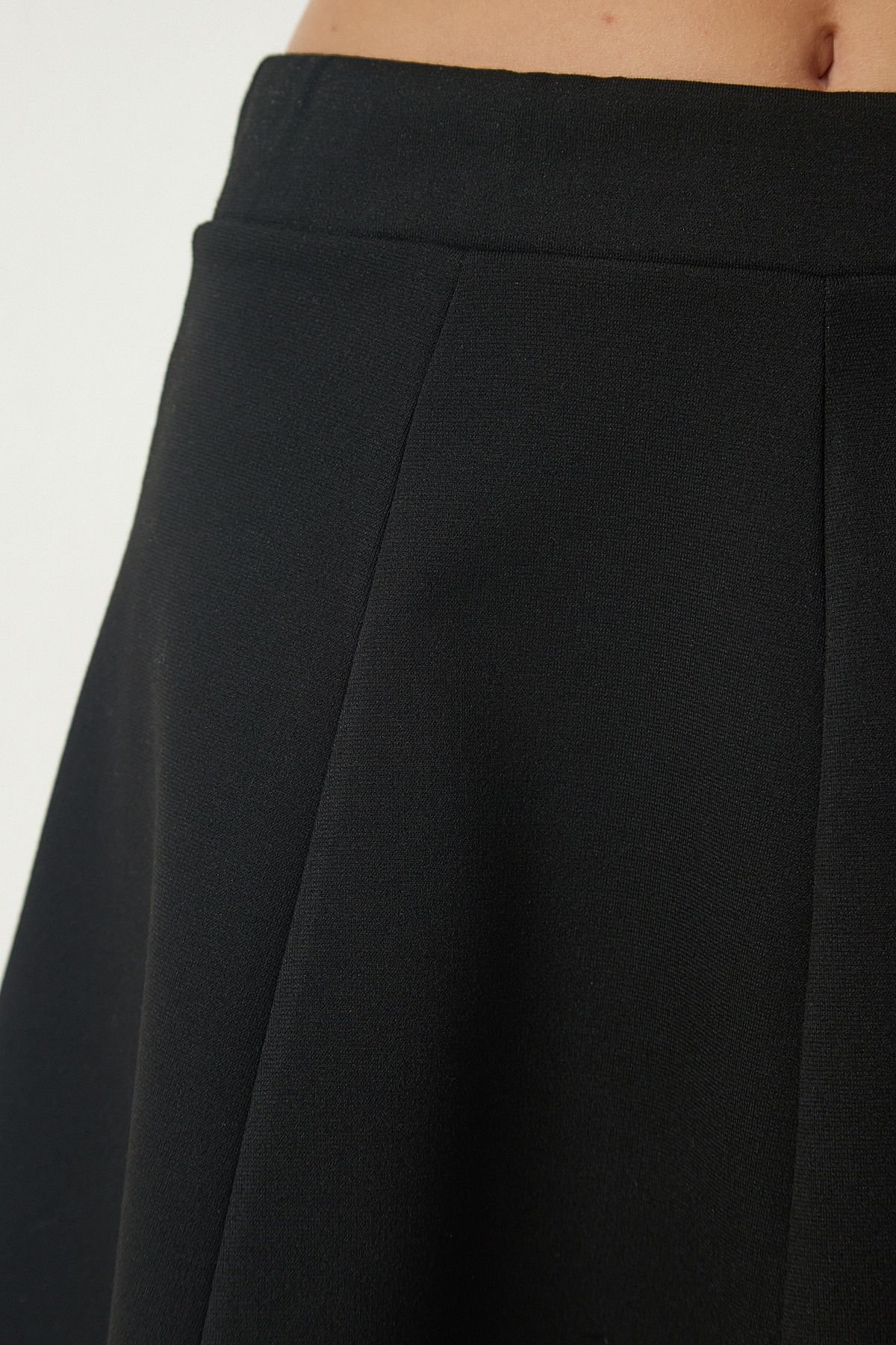 Siyah Volanlı Mini Dokuma Etek MC00233