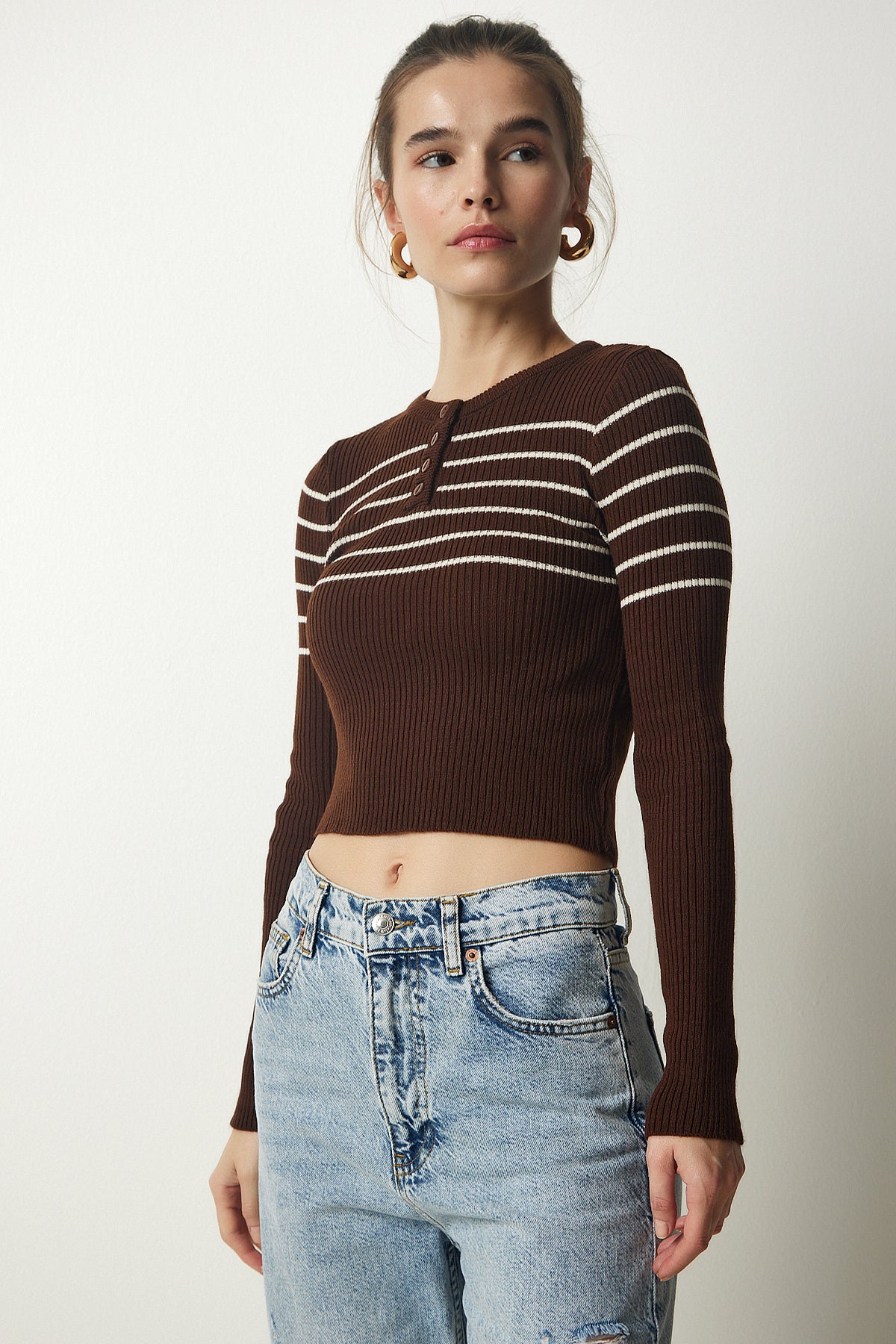 Kahverengi Krem Düğmeli Yaka Fitilli Crop Triko Bluz NF00077