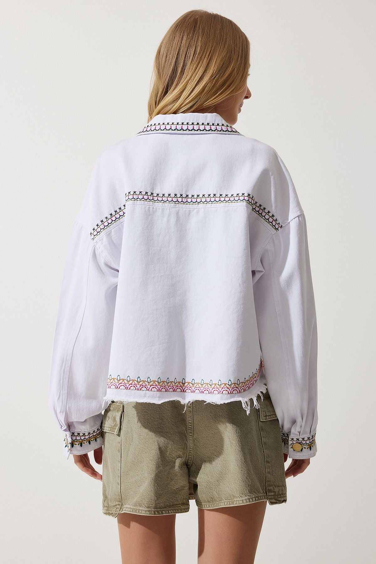 Beyaz Nakışlı Püsküllü Oversize Denim Ceket SA00018