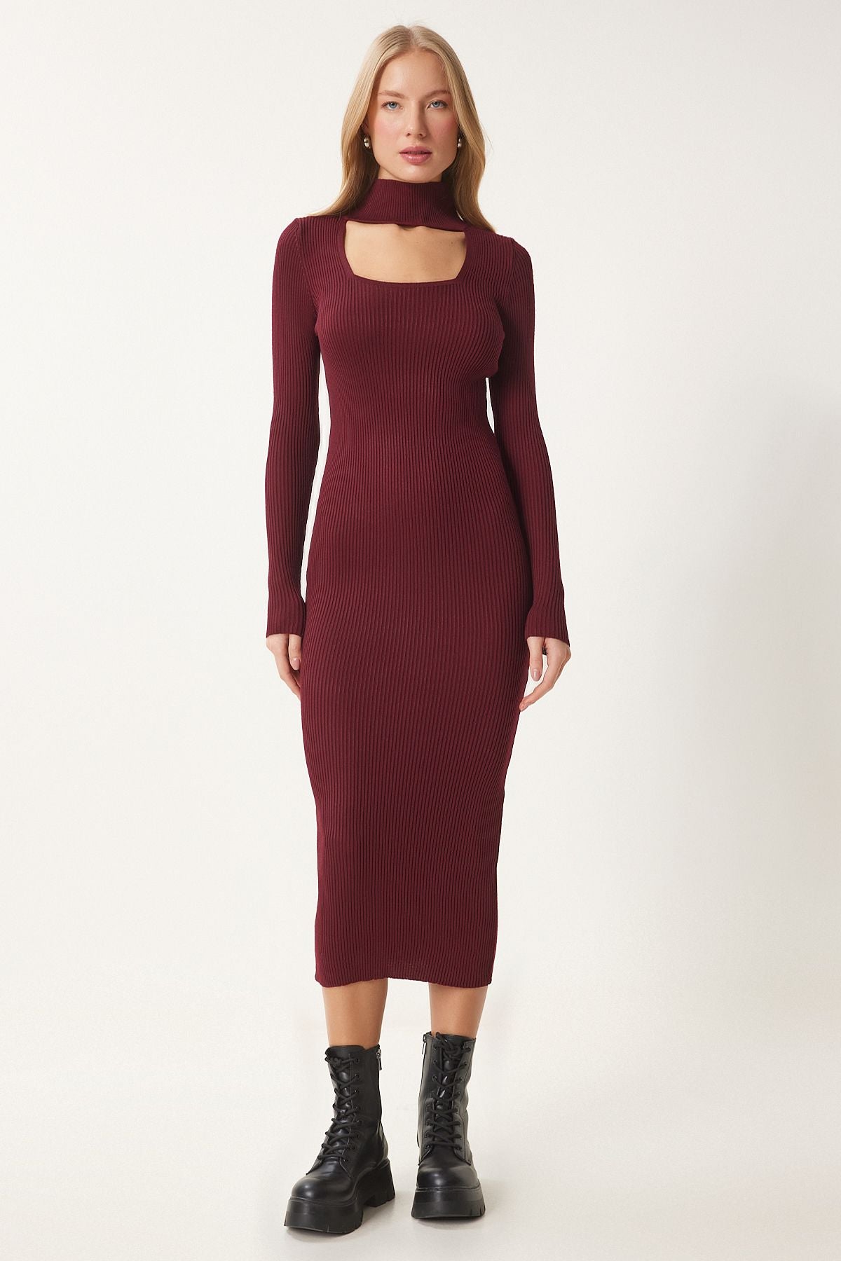 Bordo Cut Out Detaylı Dik Yaka Fitilli Triko Elbise FN03388