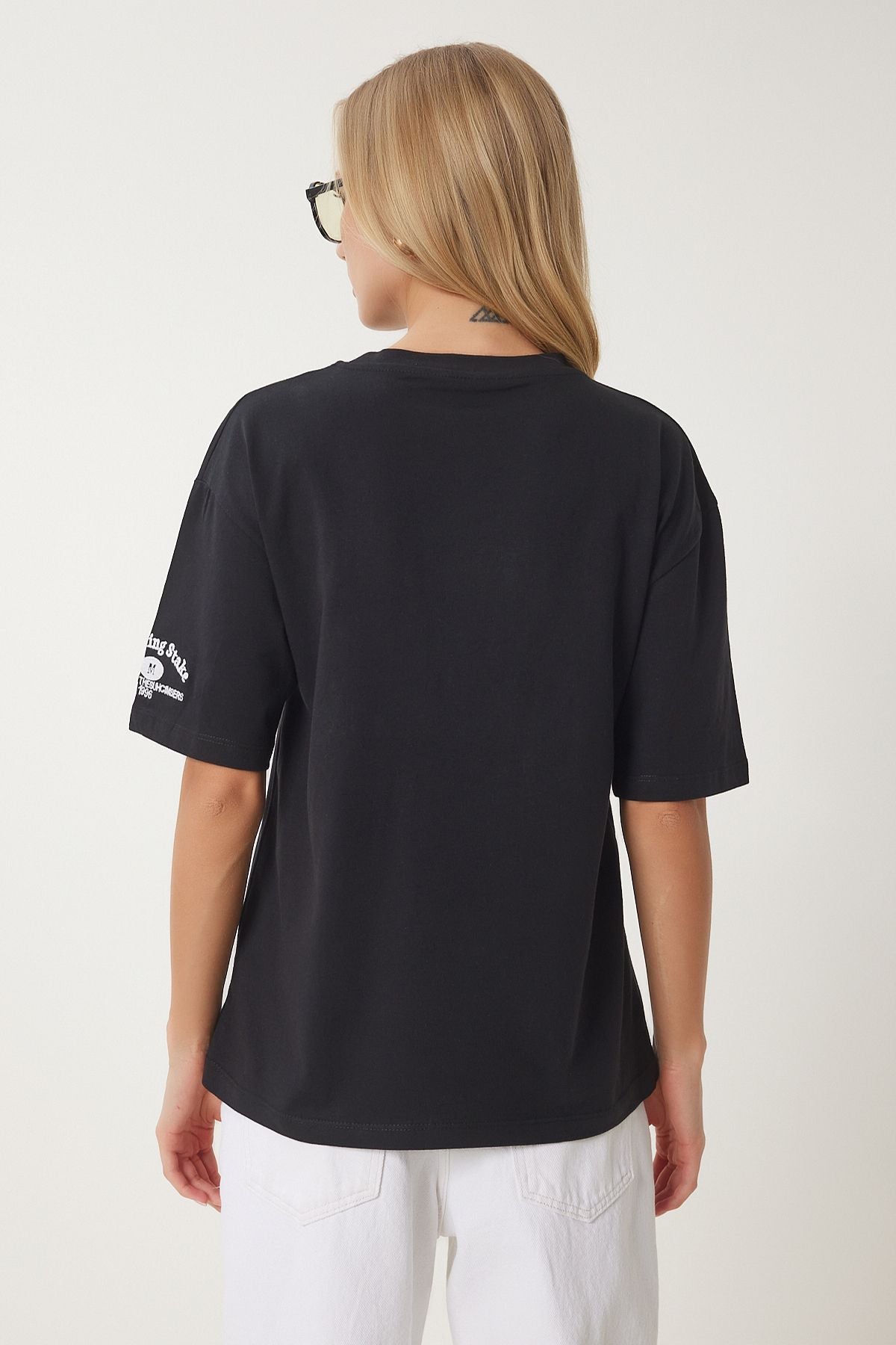 Siyah Sloganlı Boncuk İşlemeli Pamuklu T-Shirt CR00463