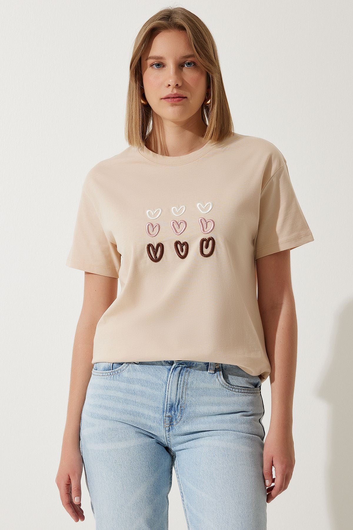 Bisküvi Kalp Nakışlı Pamuklu T-Shirt MP00026