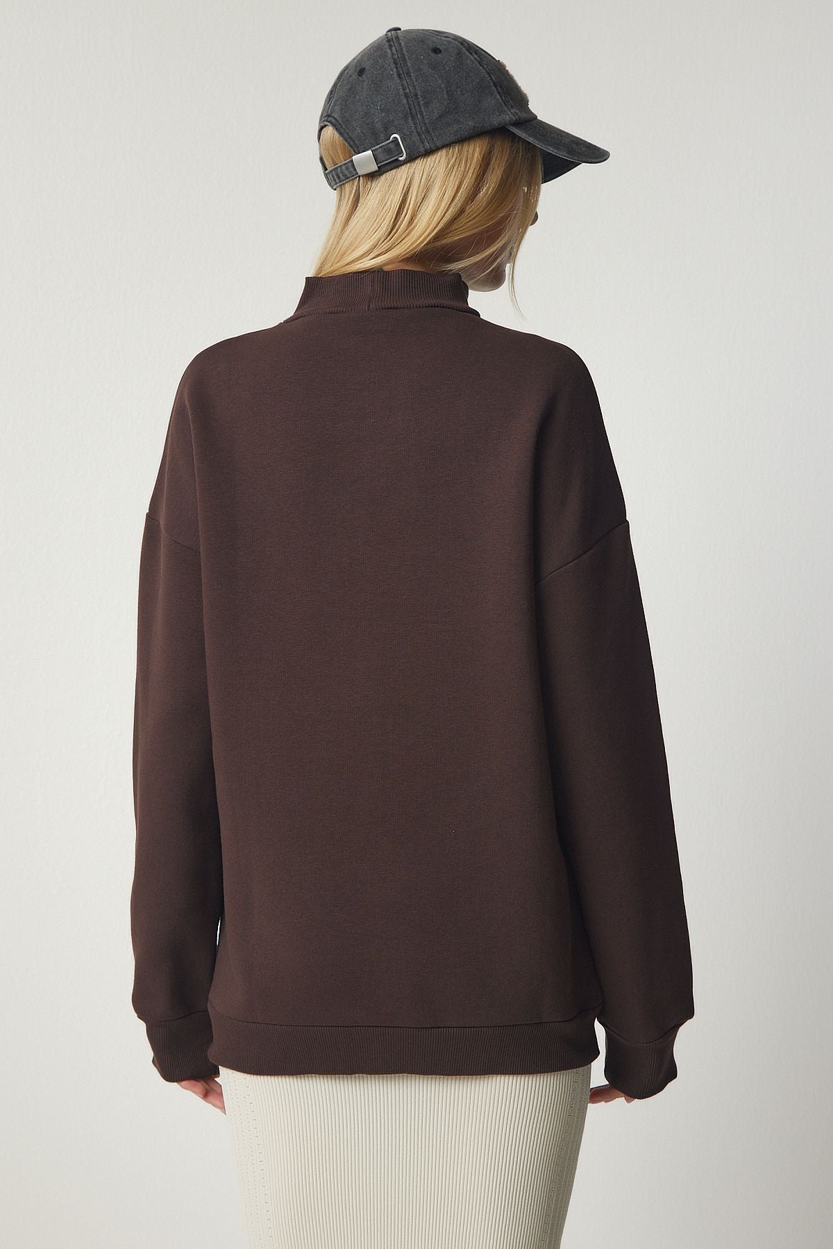 Kahverengi Dik Yaka Basic Şardonlu Sweatshirt UB00166