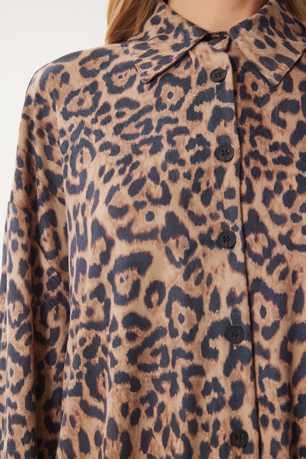 Siyah Bej Leopar Desenli Süet Gömlek FN03403