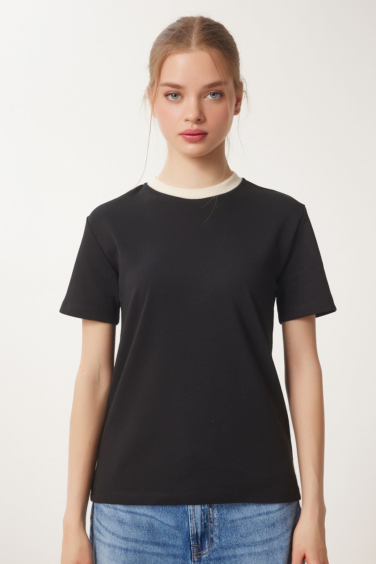 Siyah Kontrast Renkli Pamuklu Örme T-Shirt CR00472