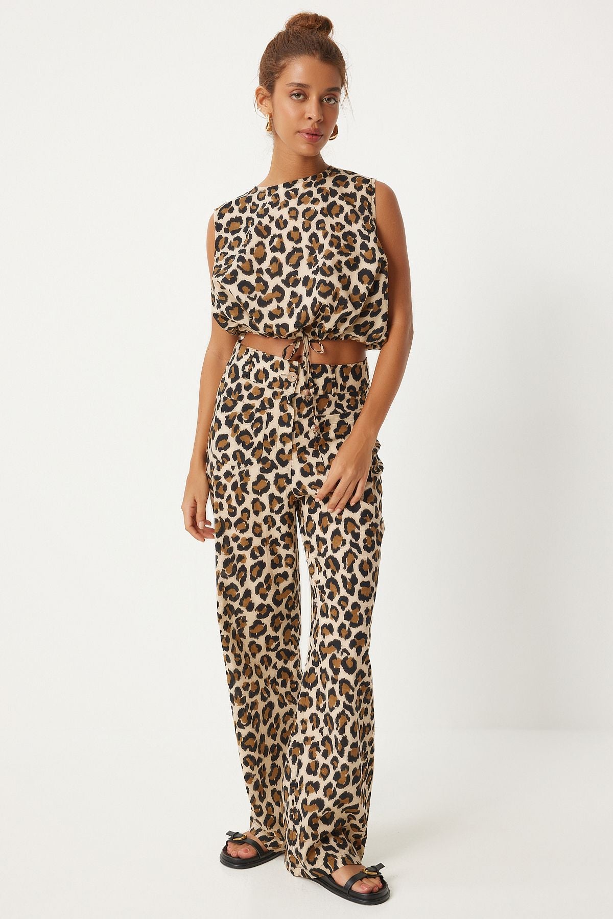 Krem Kahverengi Leopar Desenli Kolsuz Bluz Pantolon Dokuma Takım WF00082