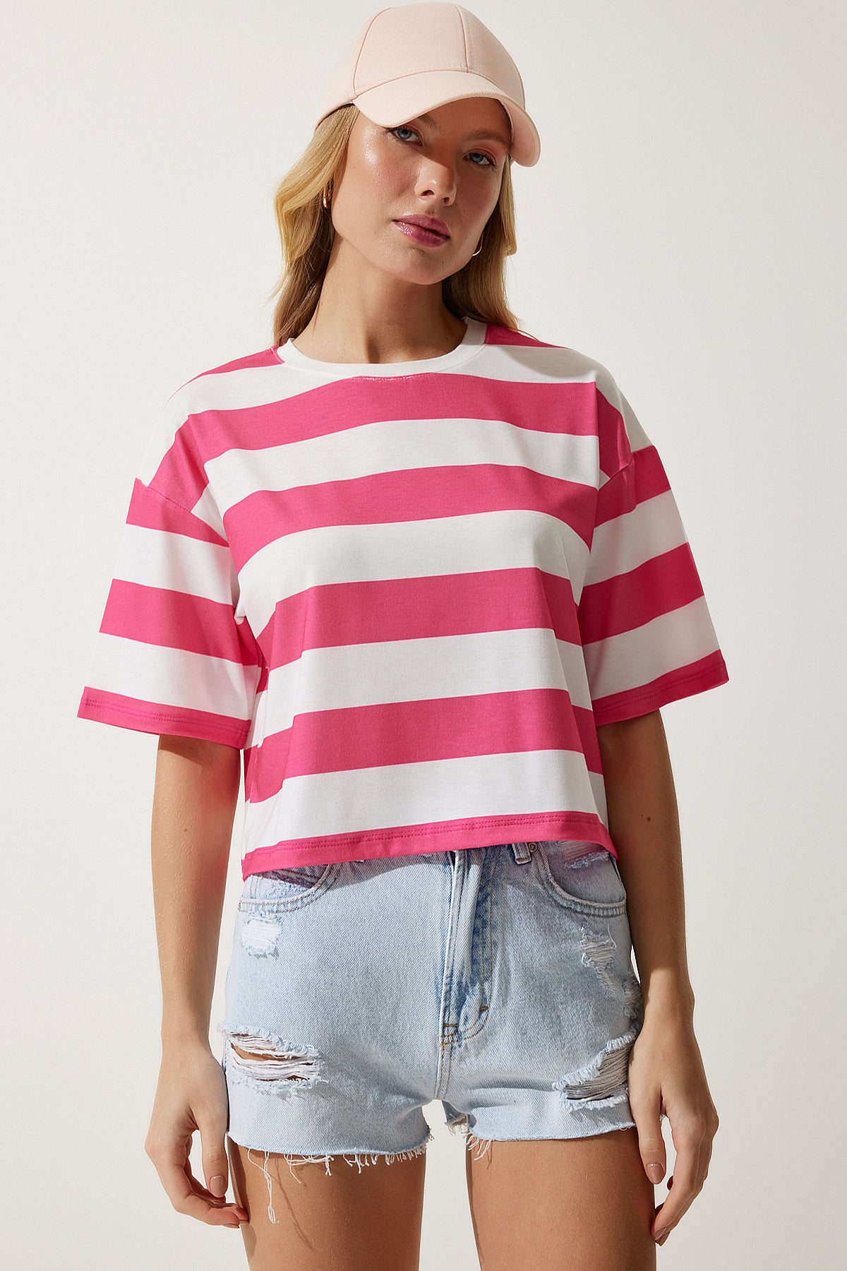 Beyaz Pembe Bisiklet Yaka Çizgili Crop Örme T-Shirt HF00452