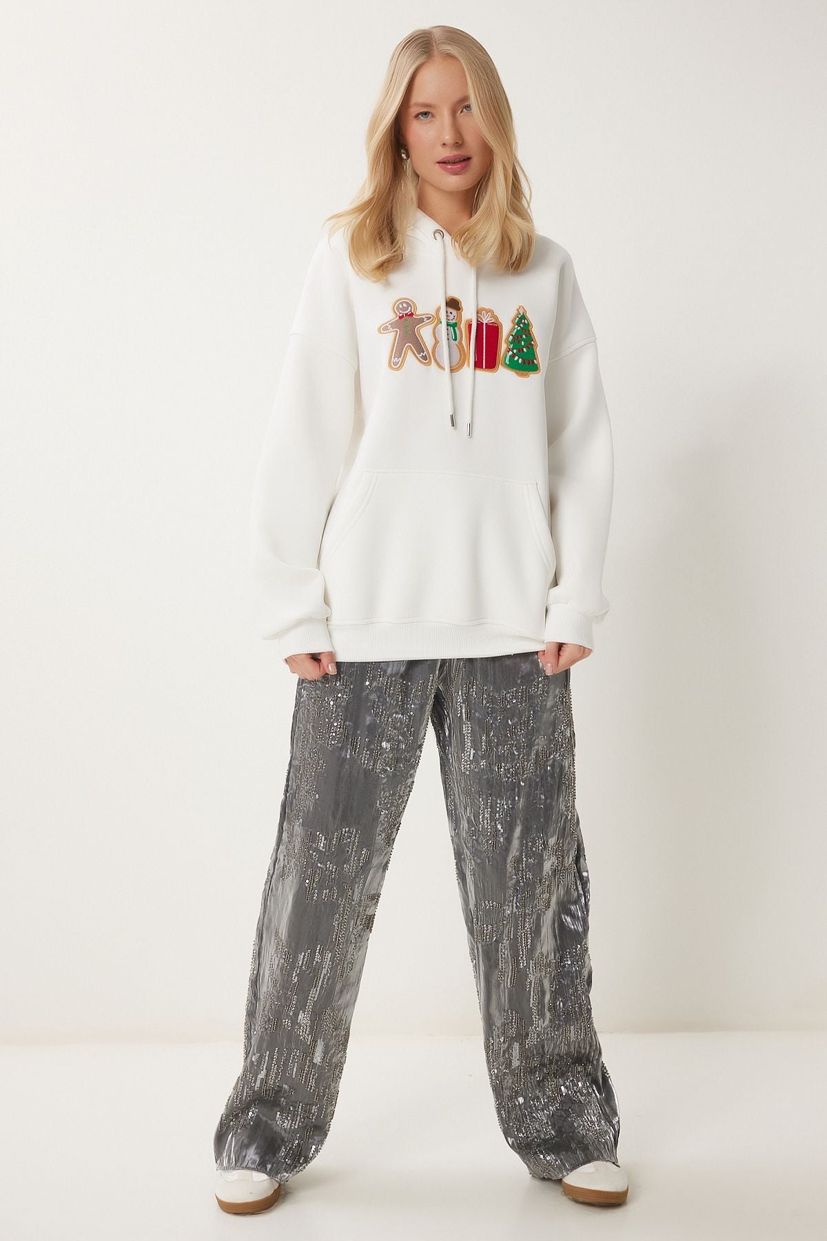 Ekru Yılbaşı Temalı Kapüşonlu Şardonlu Örme Sweatshirt TQ00001