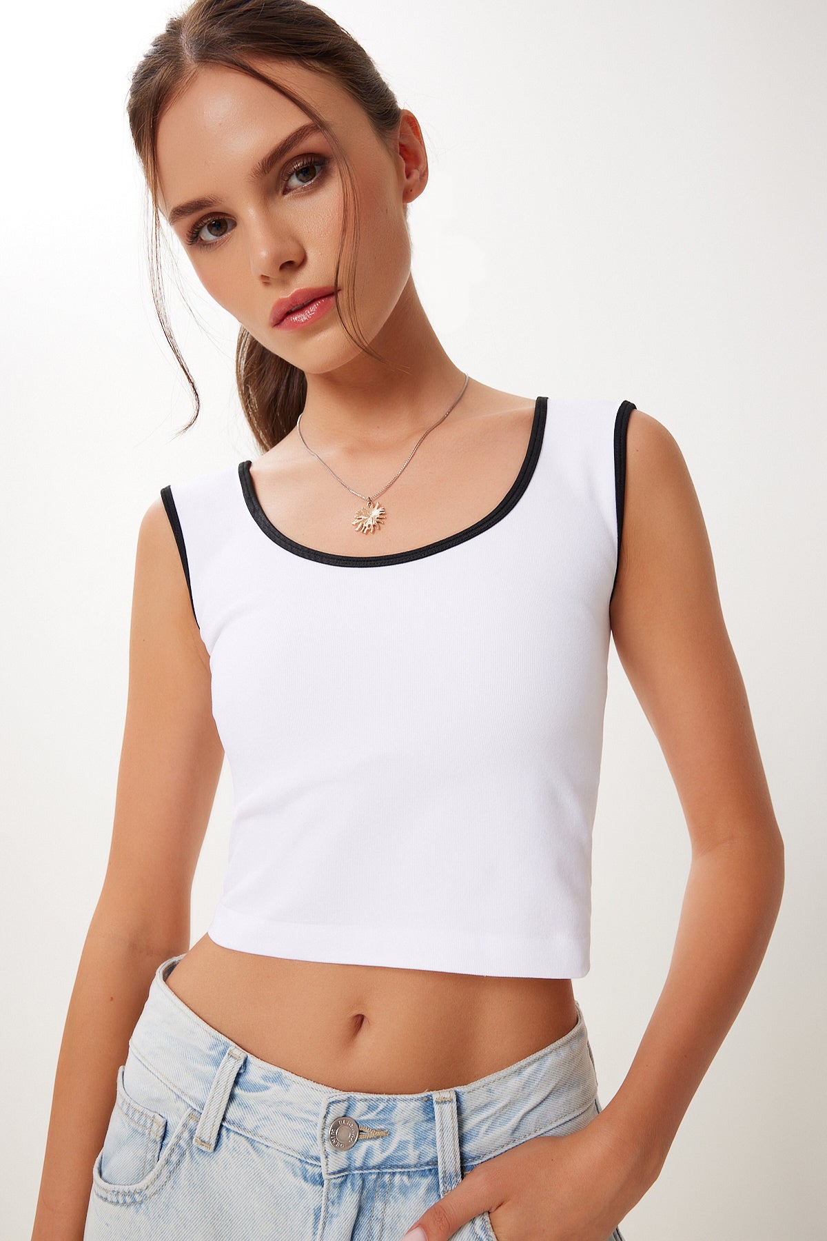 Siyah Beyaz 2'Li Paket Askılı Seamless Fitilli Crop Örme Atlet UB00401