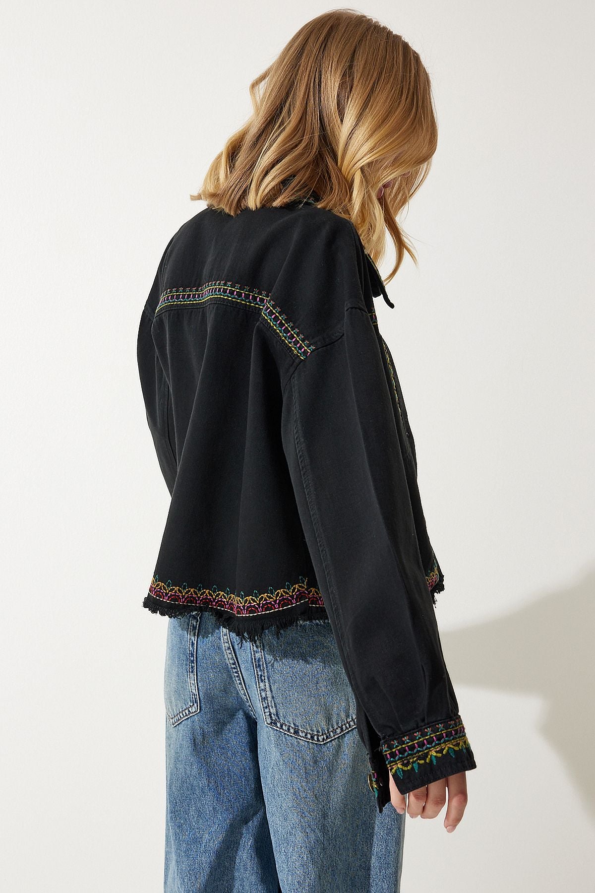 Siyah Nakışlı Püsküllü Oversize Denim Ceket SA00018