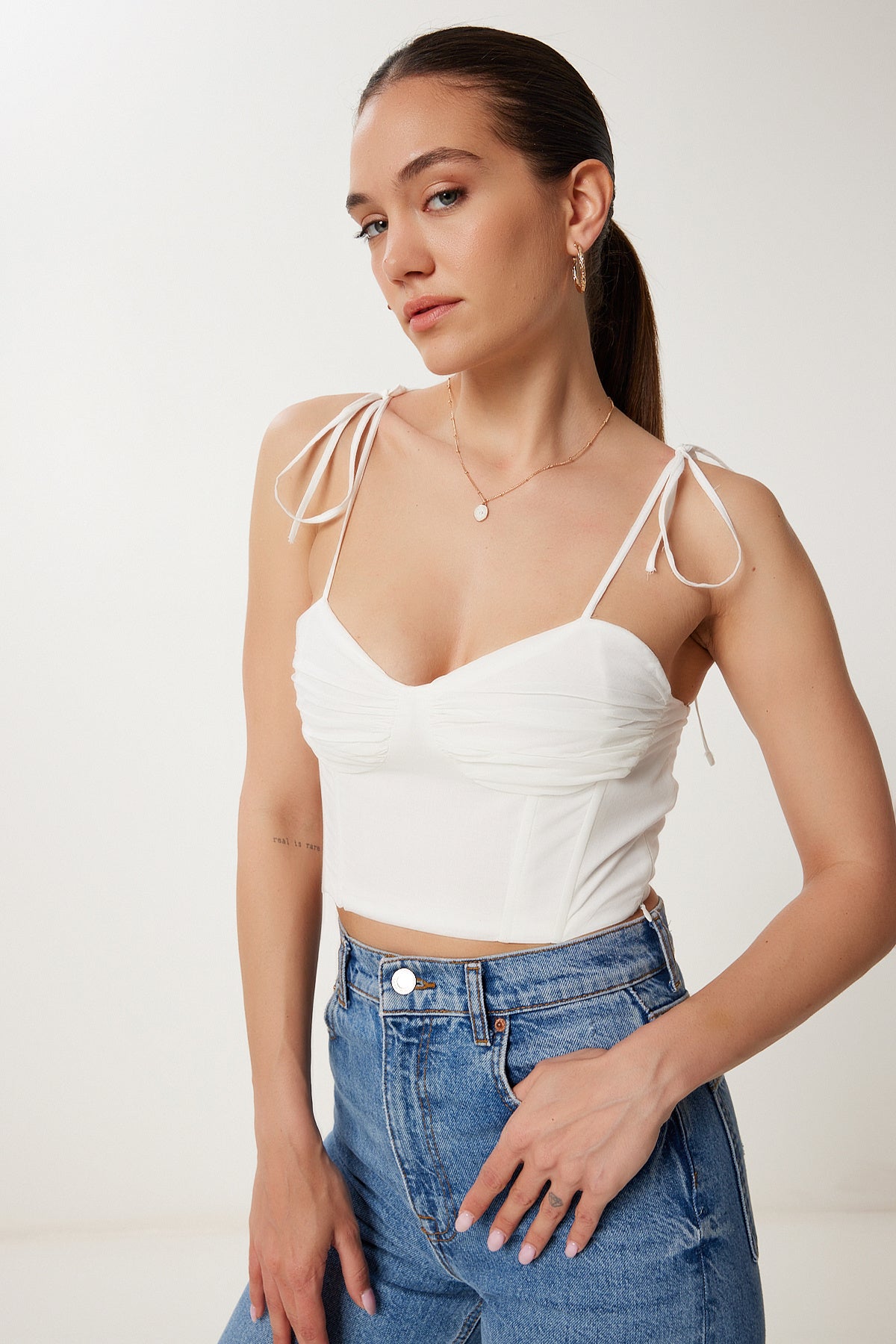 Ekru Büzgü Detaylı Askılı Pamuklu Crop Büstiyer NS00427