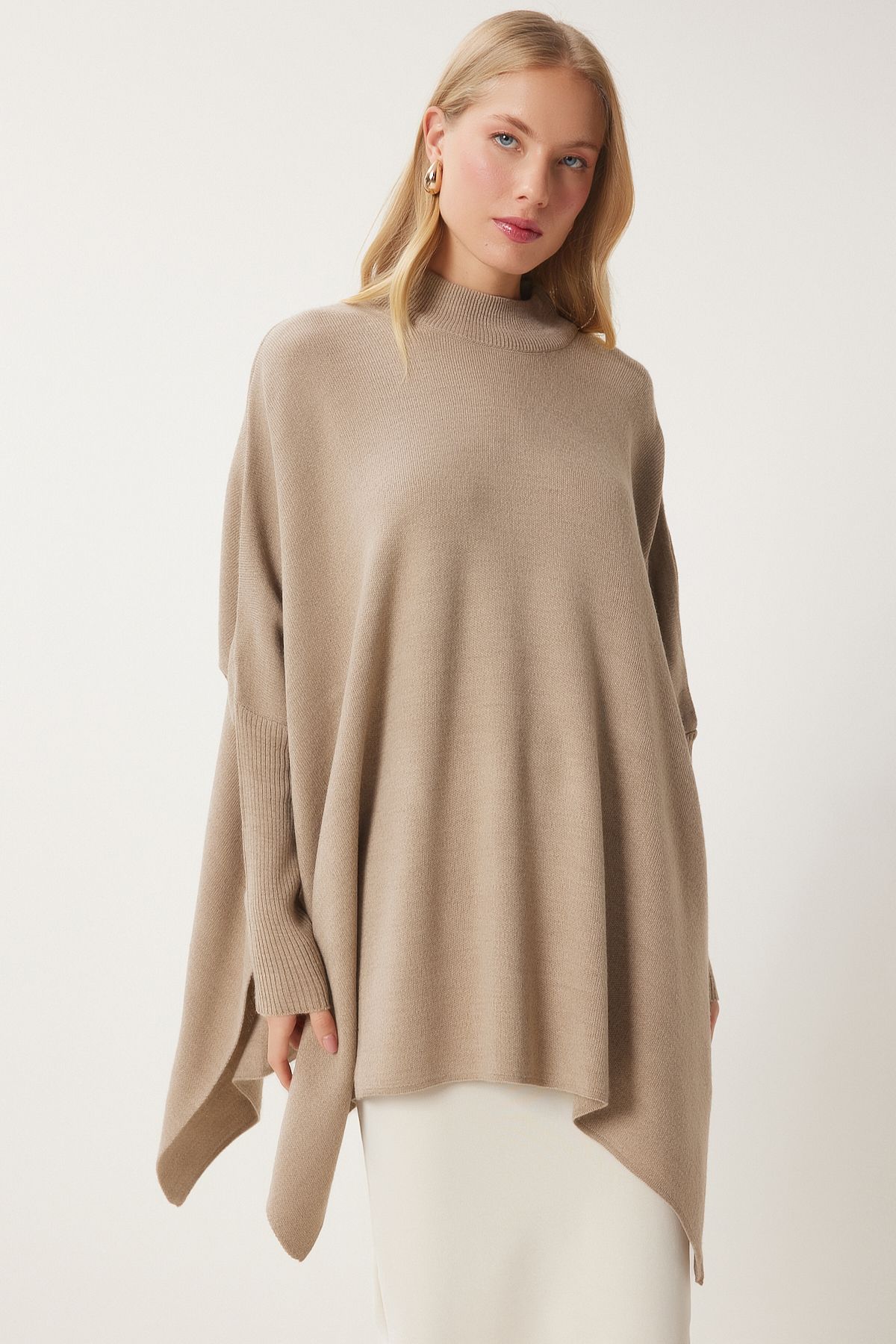 Bej Yandan Yırtmaçlı Oversize Panço Kazak YY00005
