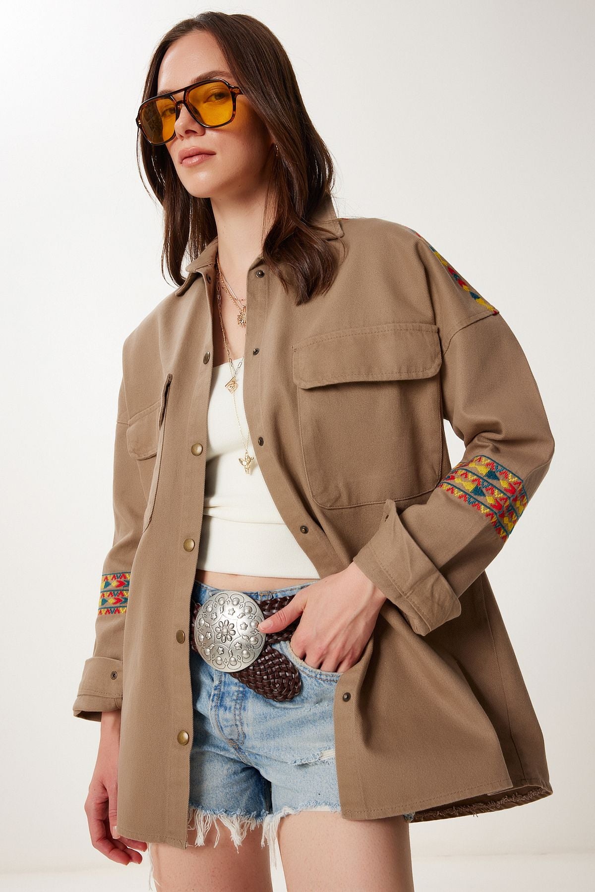 Açık Kahverengi Etnik Nakışlı Oversize Gabardin Gömlek Ceket SA00039