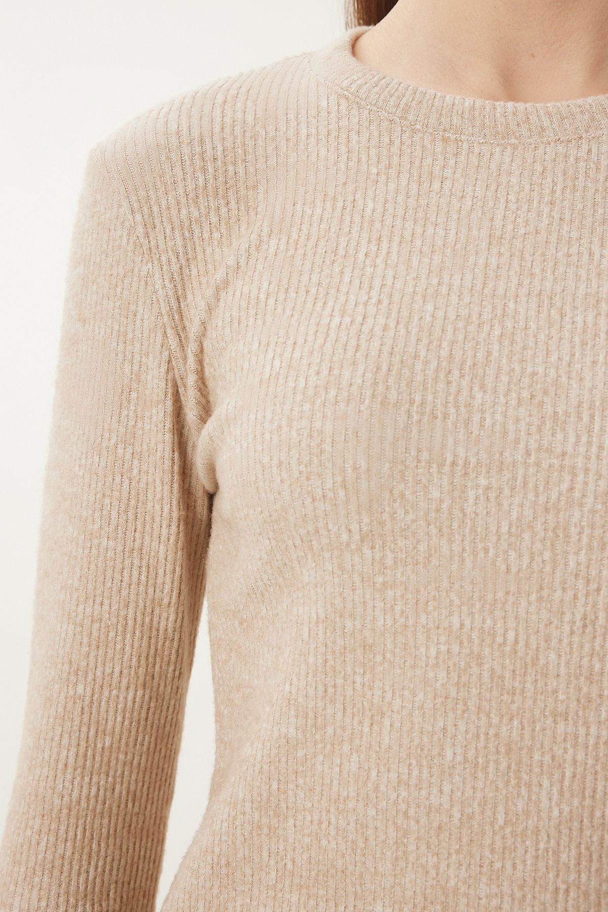 Bej Yumoş Crop Bol Pantolon Örme Takım AN00222