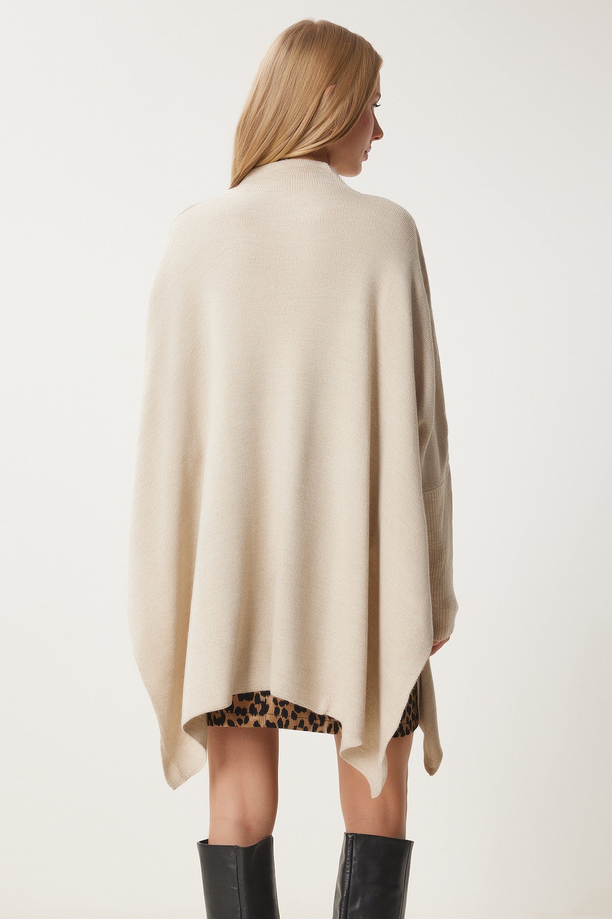 Krem Yandan Yırtmaçlı Oversize Panço Kazak YY00005