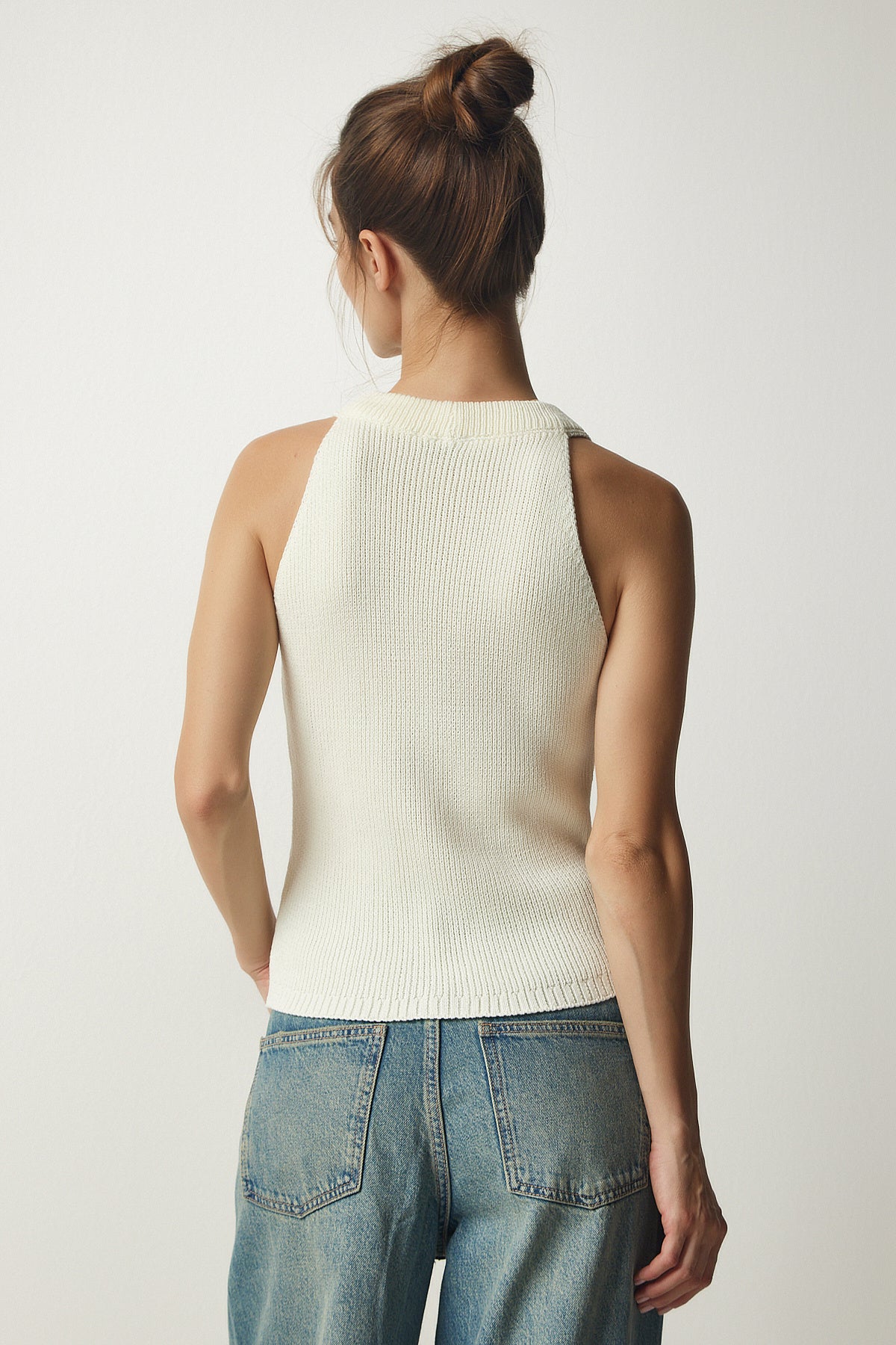 Ekru Halter Yaka Düğmeli Triko Yelek  FN03118
