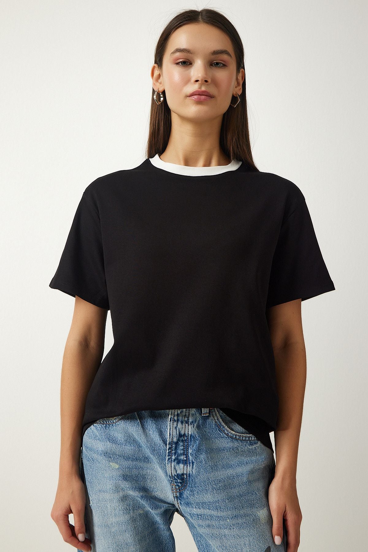 Siyah Bisiklet Yaka Örme T-Shirt OW00016