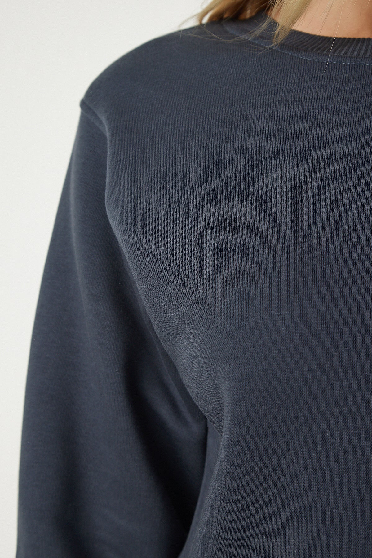 Antrasit Şardonlu Crop Sweatshirt UB00178