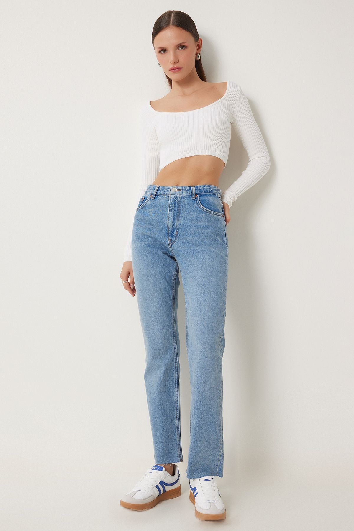 Açık Mavi Orta Bel Straight Jeans UT00025