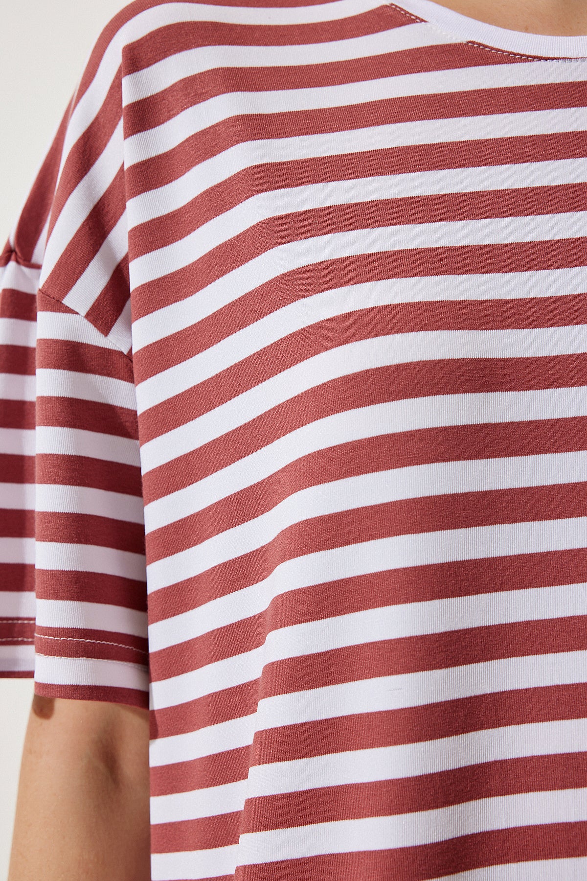 Gül Kurusu Bisiklet Yaka Çizgili Oversize Örme T-Shirt EN00609